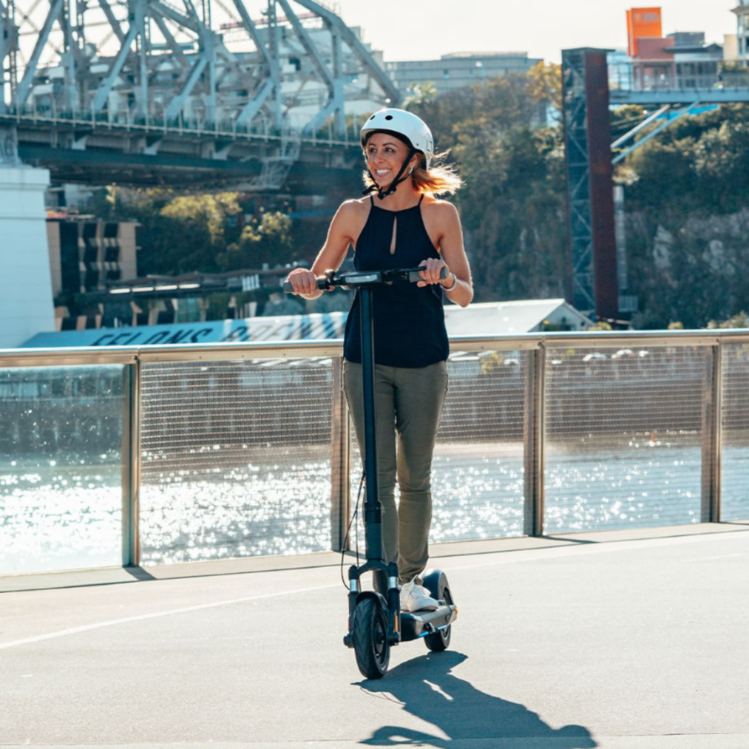 InMotion S1F Lifestyle City Riding