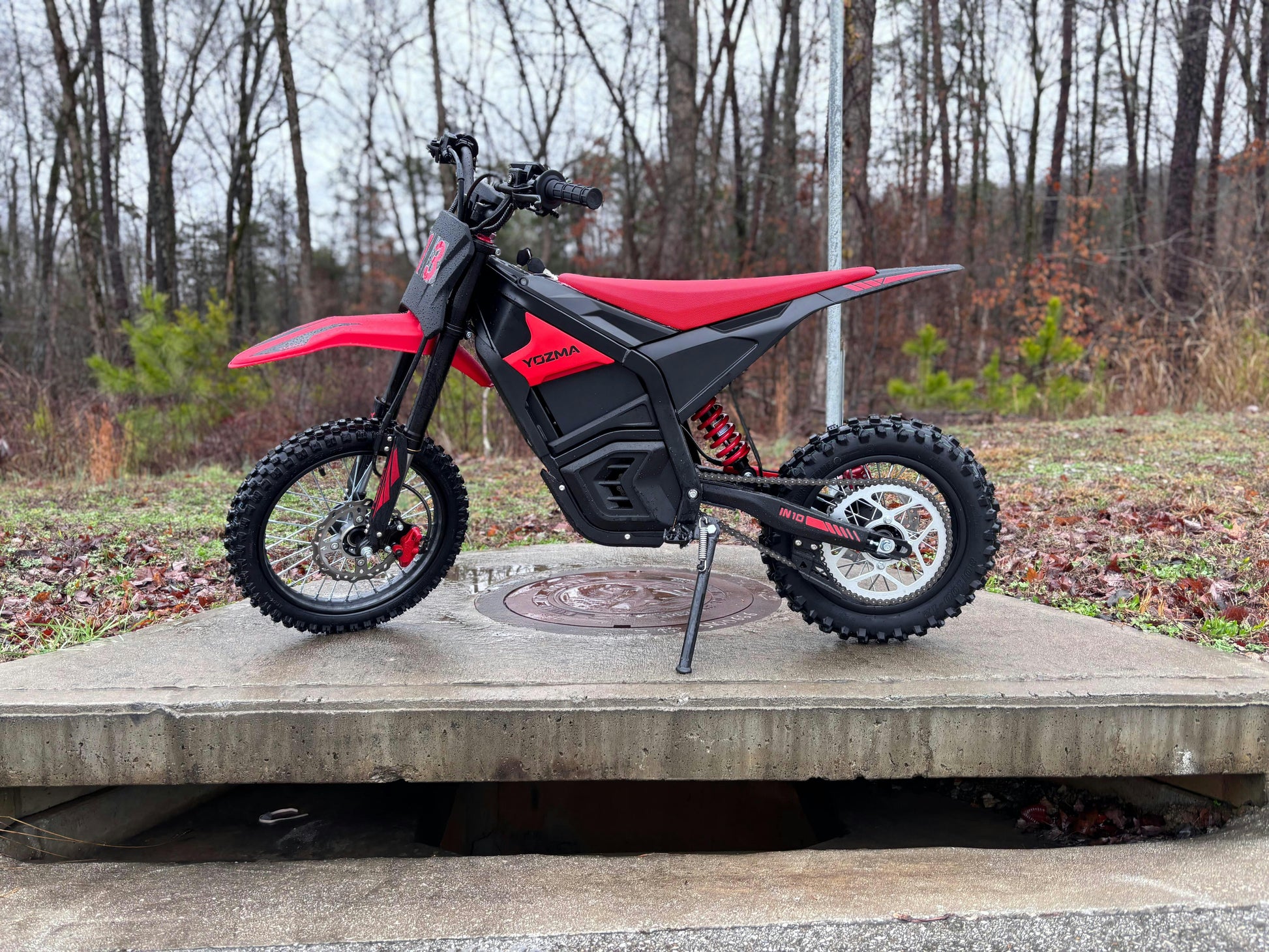 YozmaIN-10 electric dirt bike hydraulic disc brakes