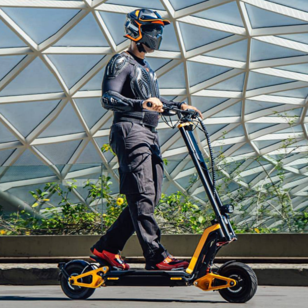 InMotion RS Super eScooter Lifestyle Riding in the City