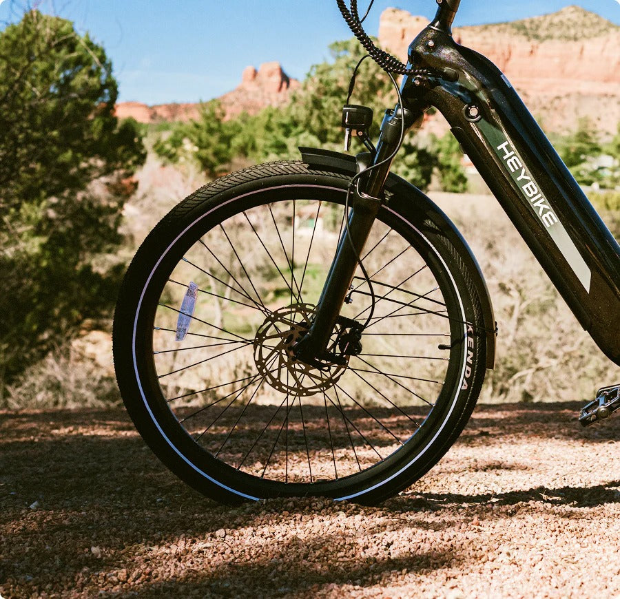 <strong>27.5 x 2.4" KENDA Tires</strong>
